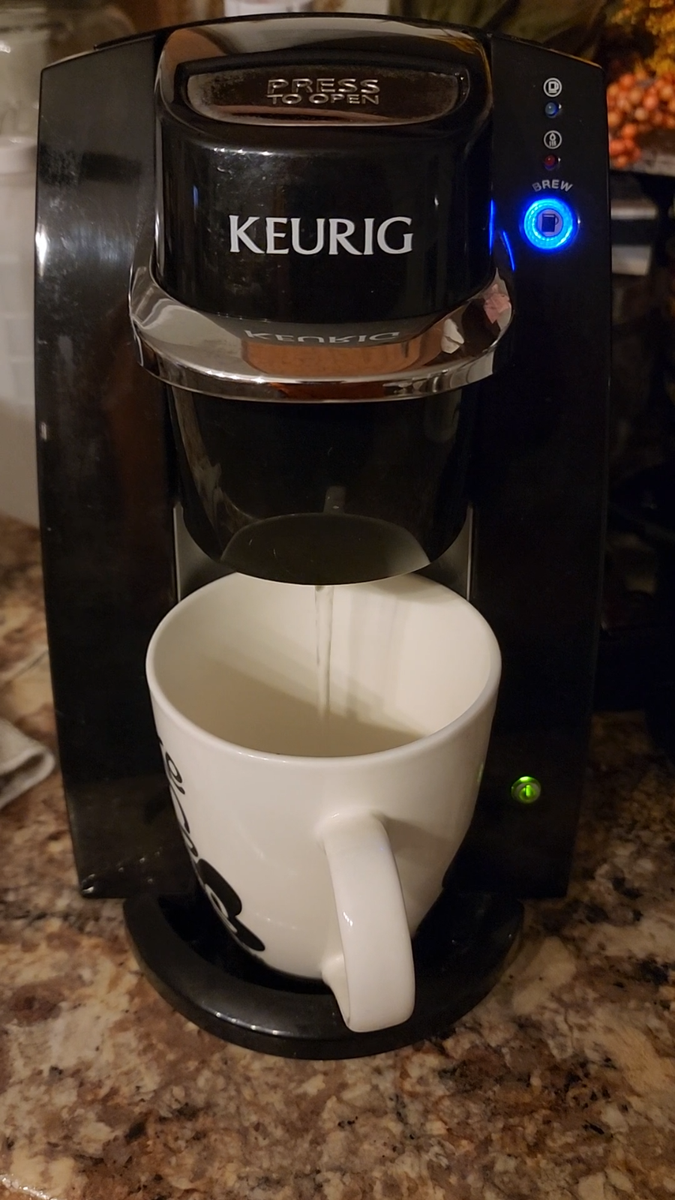 Keurig B300 コーヒーメーカー & K-Cupストッカー 楽天市場】KEURIG キューリグ カプセルコーヒーマシン BS300 K