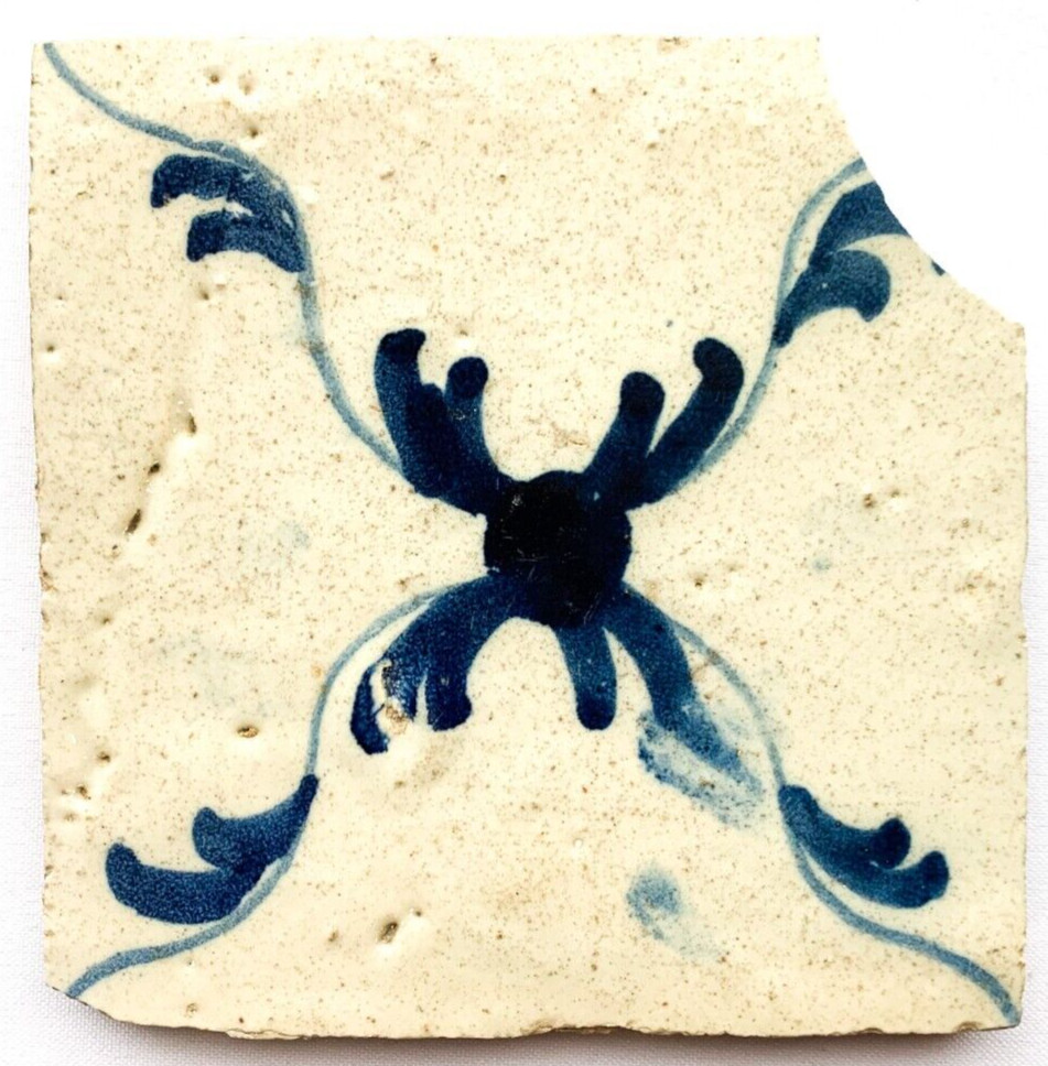 Azulejo portugués antiguo del siglo XVIII blanco y azul - azulejo de pared portugués del siglo XVIII