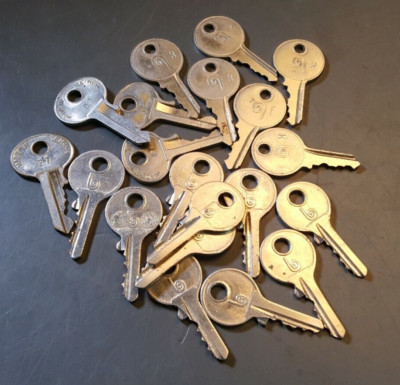 Lot of 20 Keys  (10) Belwith JW2 / (6) Belwith MI (4) Fortress Numbered