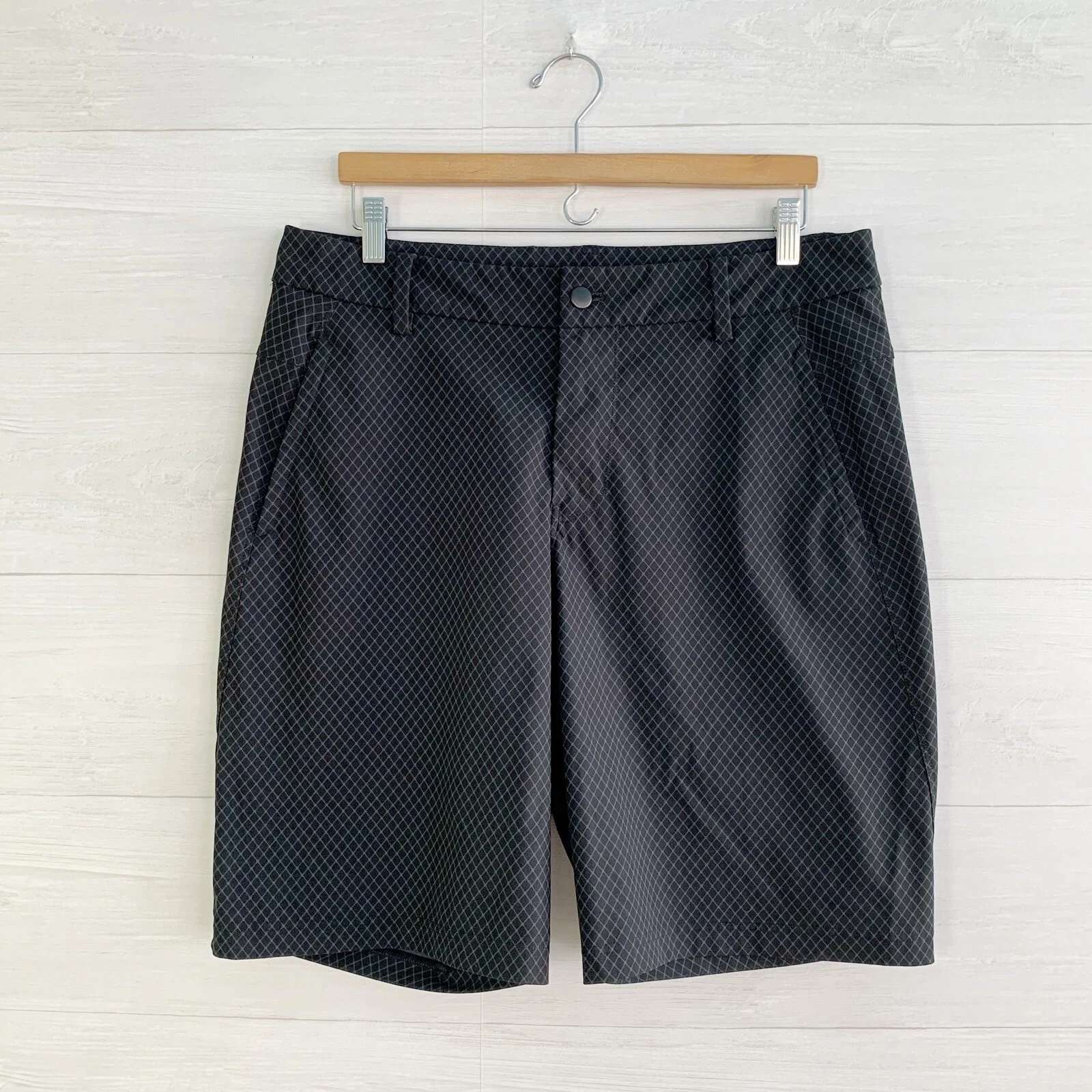 Lululemon - Gray diamond stretch casual shorts, 36