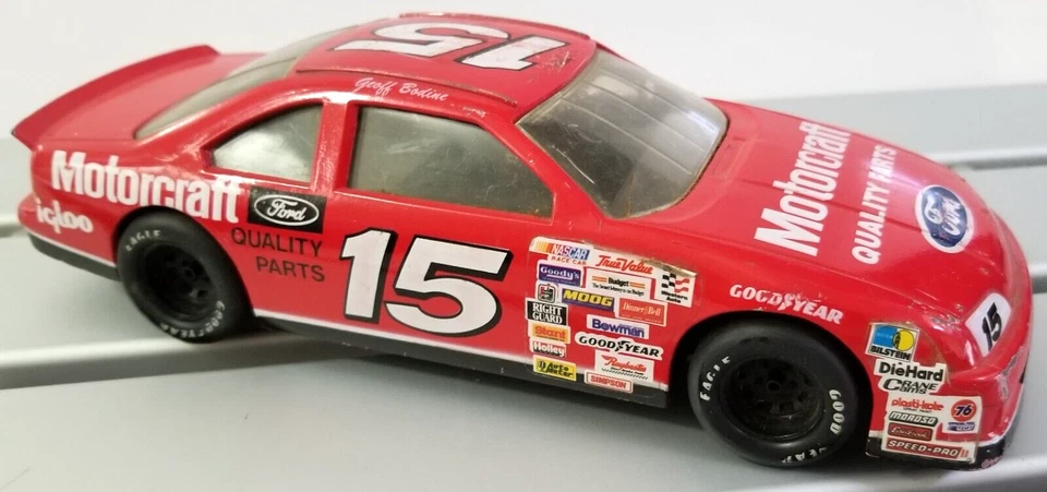 CAMPEONES DE CARRERAS 1992 NASCAR DIECAST 1:24 #15 GEOFF BODINE MOTORCRAFT FORD Foto 2 de 4