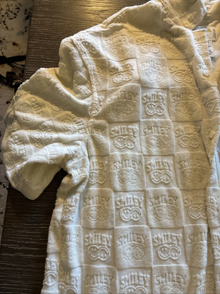 H&M X Smiley Botón Abajo Calce Relajado Terry Resort SS Hombres Medio Arte Campamento Blanco Foto 2 de 4