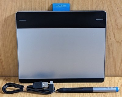 Wacom CTL-480 Intuos Small Creative Pen Tablet Excellent