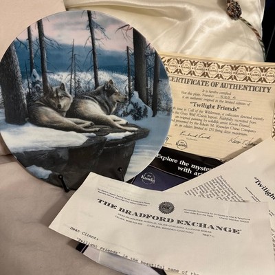 Call of the Wilderness by Kevin Daniel ''Twilight Friends'' Wolf Plate
