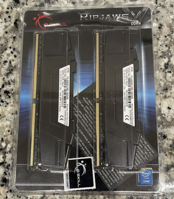 Ripjaws V Series (XMP) DDR4 RAM 16GB (2X8Gb) 4000Mt/S CL18-22-22-42 1.35V Intel