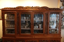 Antiker Vitrinenschrank gut erhalten