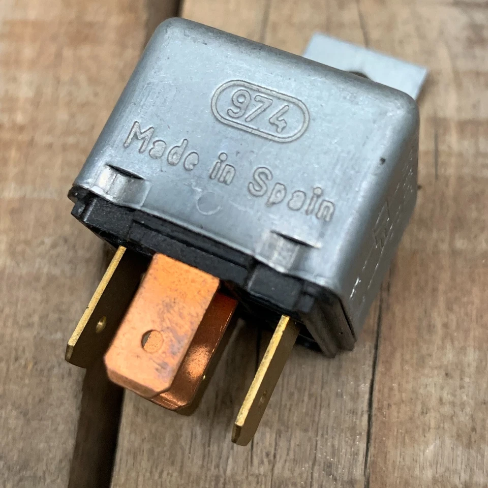 罕见 NOS 大众 Karmann Ghia Bosch 6 伏喇叭继电器 1961 - 66 — 第 2/4 张图片