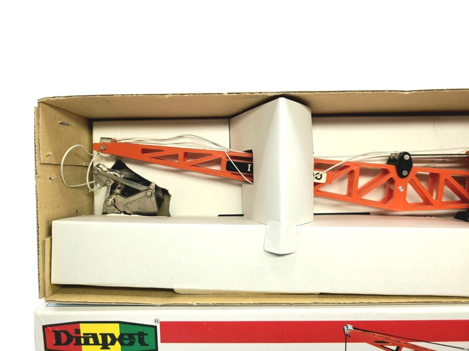 IHI K1600 Lattice Crane with Clam Bucket - Diapet 1:50 Scale Diecast Model #K-21 - Image 2 of 4