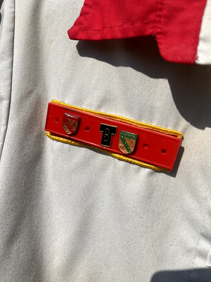 Vintage Early 90's Womans AWANA Clubs Gray and Red LEADER Uniform: SZ 36 W PINS - Image 4 of 4