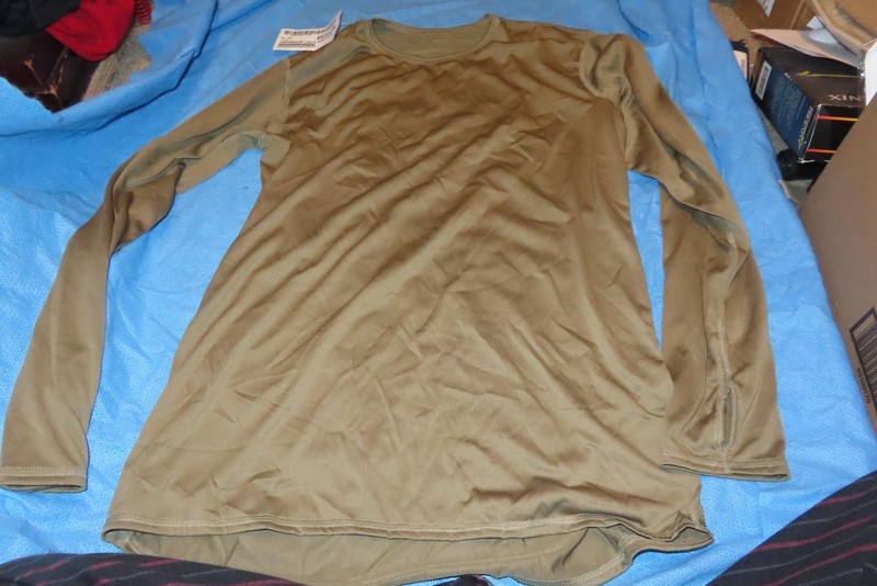 GEN III LEVEL 1 UNDERSHIRT L-SLEEVE LIGHTWEIGHT COYOTE BROWN MED REG NWOT 1728