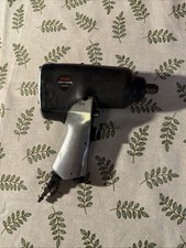 Pistolet udarowy rzemieślnika