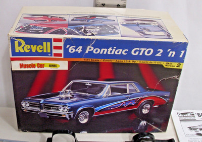 REVELL 64 PONTIAC GTO 2 IN 1 MODEL KIT 1:24 85-2461