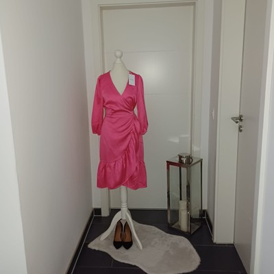 Neu Wickelkleid 36 38 40 Vila pink Satinkleid elegant volants TopZustand