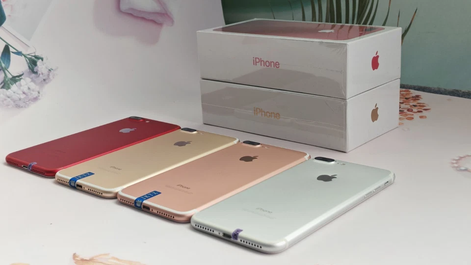 Apple iPhone 7 Plus Unlocked 32GB/128GB/258GB All Color New Condition - Image 2 of 4