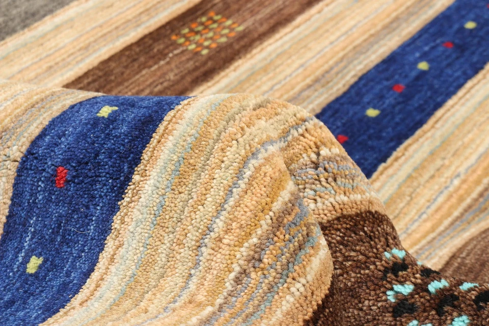 Traditional Hand loomed Oriental Carpet 4'0" x 6'0" Wool Area Rug - Image 3 of 4