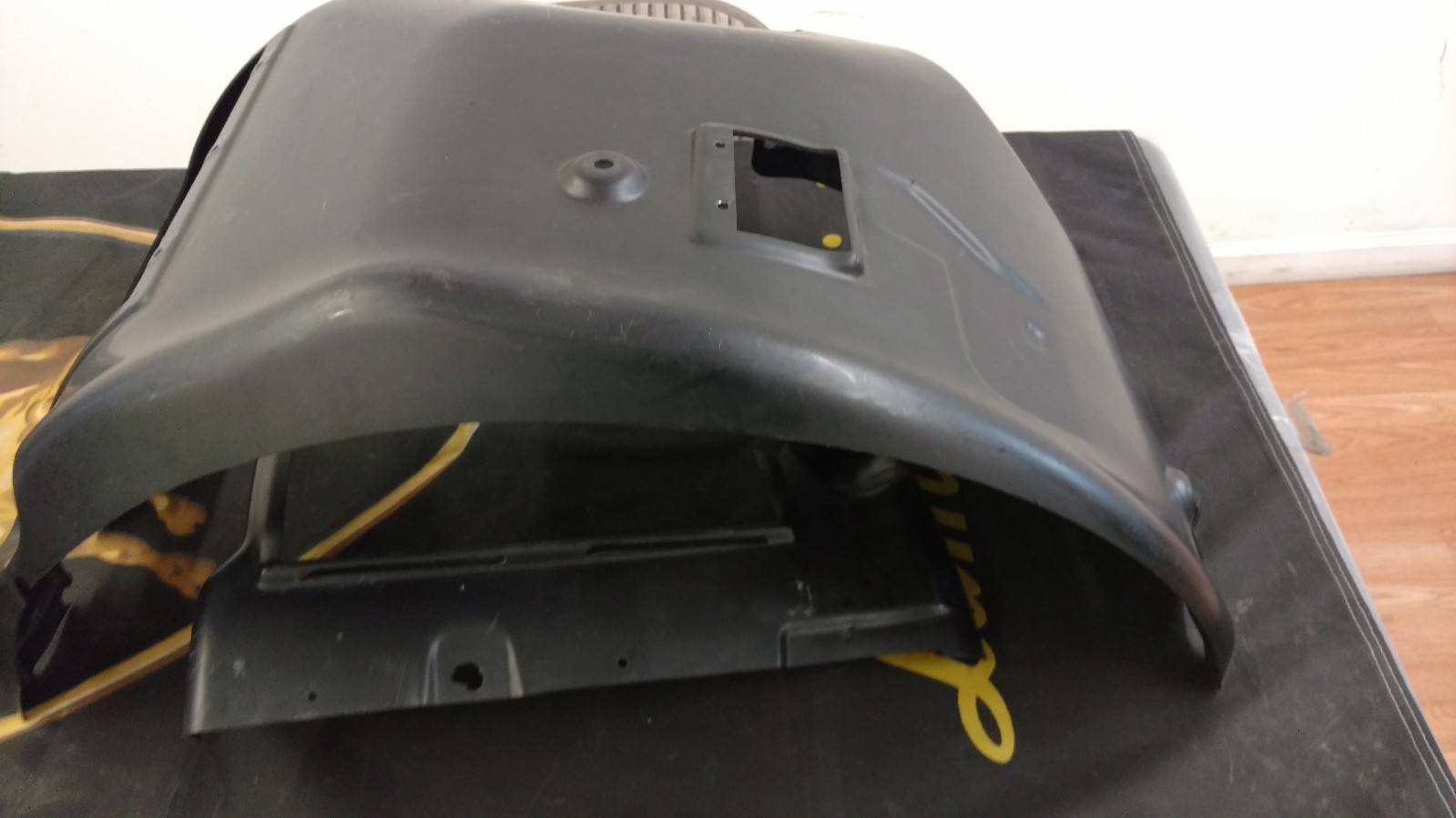LAMBORGHINI MURCIELAGO LP640 670 UPPER LEFT FRONT WHEELHOUSE BOX OEM 410821177  