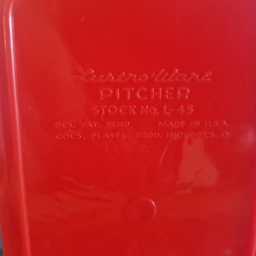 Vintage Lustro Ware Plastic Pitcher- Red & White - 1950's - 7" tall - 2 Quart - Picture 10 of 11