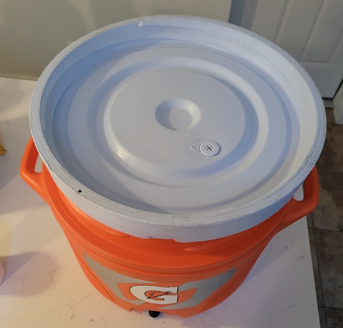 Gatorade Dispensing Cooler 7 Gallon Jug Rubbermaid 1655 Logo USA Made