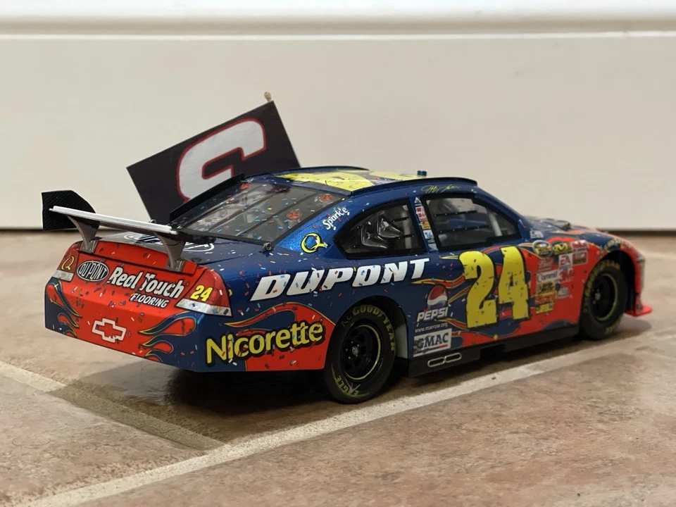 2007 Jeff Gordon 76th Phoenix Win Ties Earnhardt NASCAR Flag Display 1:24 NO CAR - Image 2 of 4