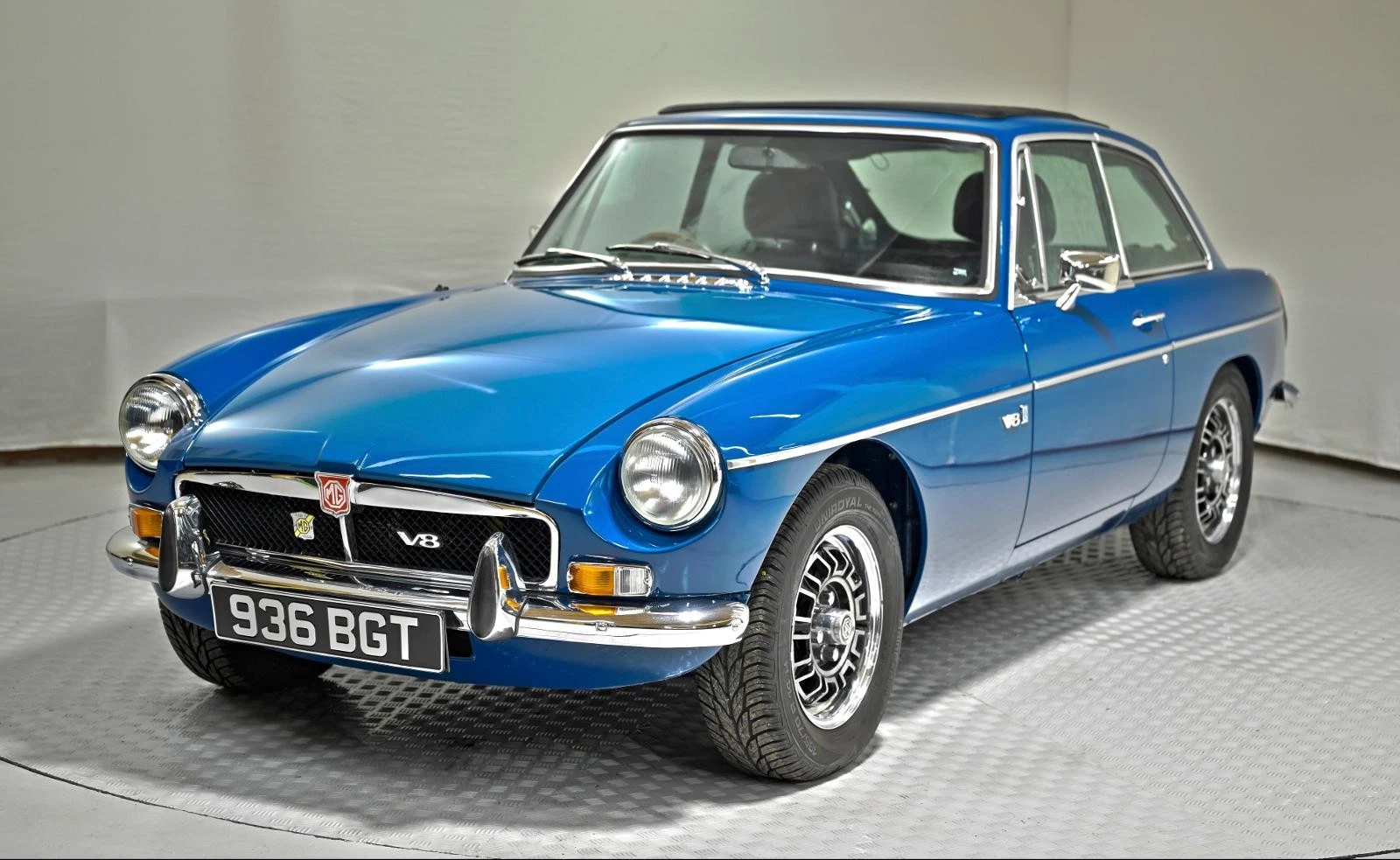 1974 MGB GT V8