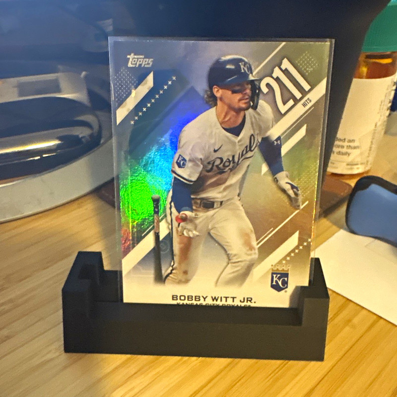 2025 Topps Hits leader Bobby Witt Jr. CN-8 Insert Royals Rainbow Refrac