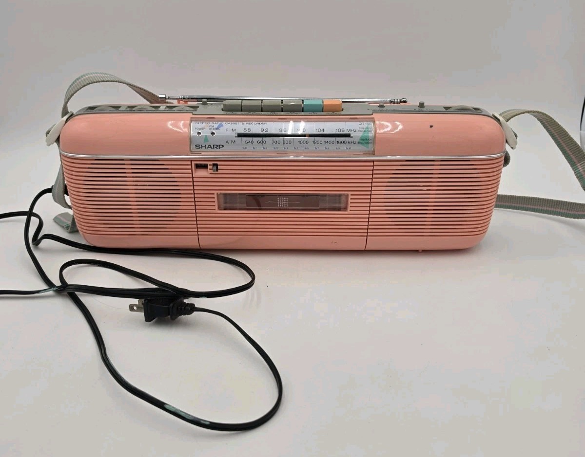VTG Pink/Peach SHARP QT-50(P) AM/FM Stereo Radio Cassette STRANGER