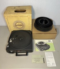 KODAK CAROUSEL 800 SLIDE PROJECTOR W/ BOX, MANUAL, REMOTE, SLIDE TRAY FOR PARTS