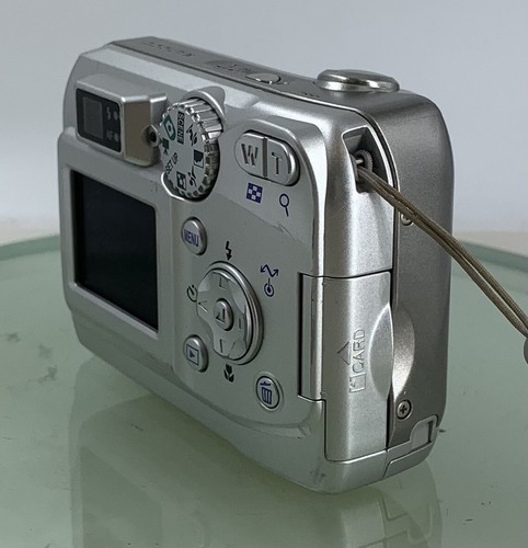 Nikon Coolpix 3200 3.2MP COMPACT DIGITAL CAMERA SILVER + WIRE TESTED - 966 - Picture 4 of 8