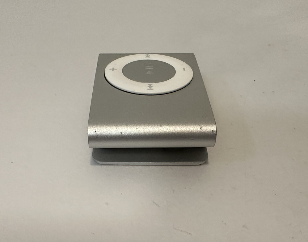 Apple iPod shuffle 2nd Generation Silver (1 GB) Works Great