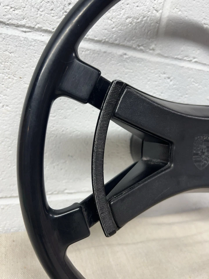 Volante Porsche 914 usado con botón de bocina OEM fecha 1974 buen estado Foto 2 de 4