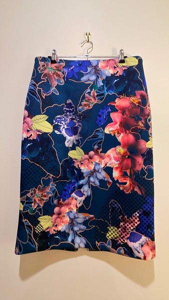 Table Eight tropical floral pencil skirt – size 12 – preloved