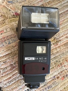 Metz S54 MZ 4i Digital with SCA 3702 working.