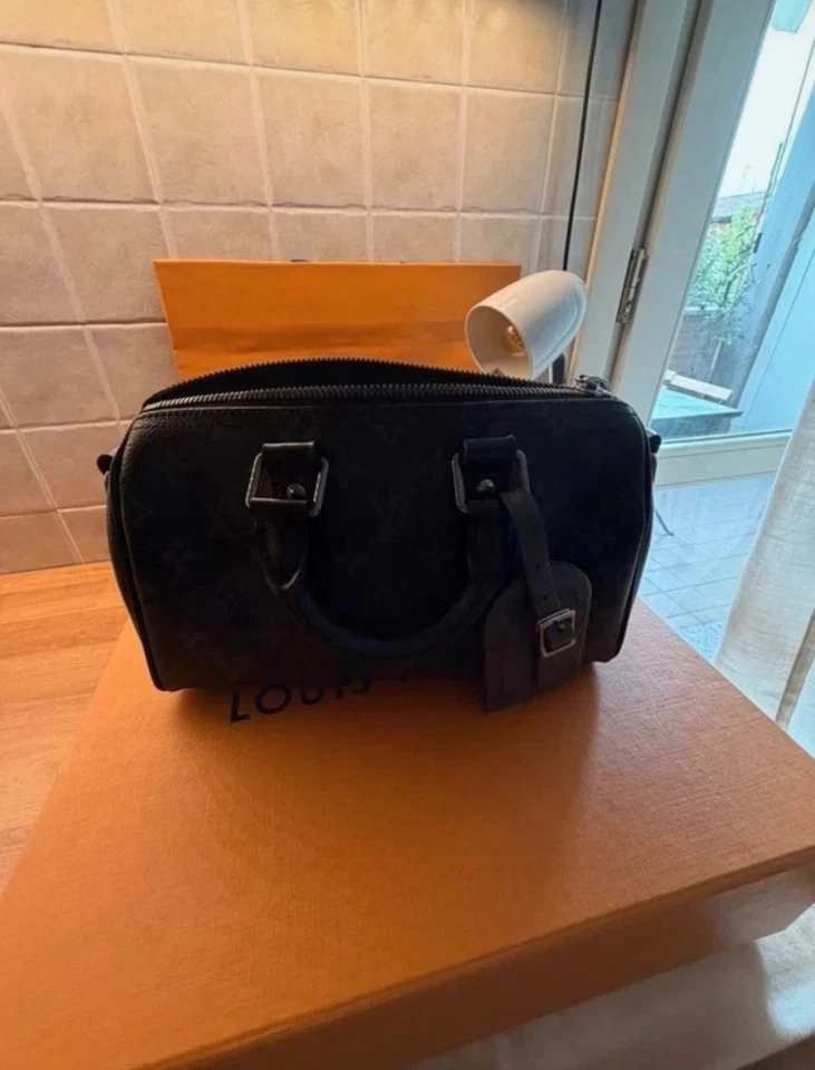 Louis Vuitton Keepall Bandoulière 25, foto 2 di 5
