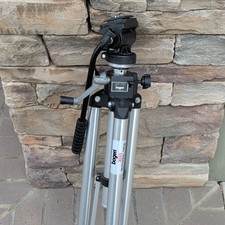 Bogen 3033 Aluminum Camera Tripod Pan/Tilt Head Adjustable Legs Flip Lock