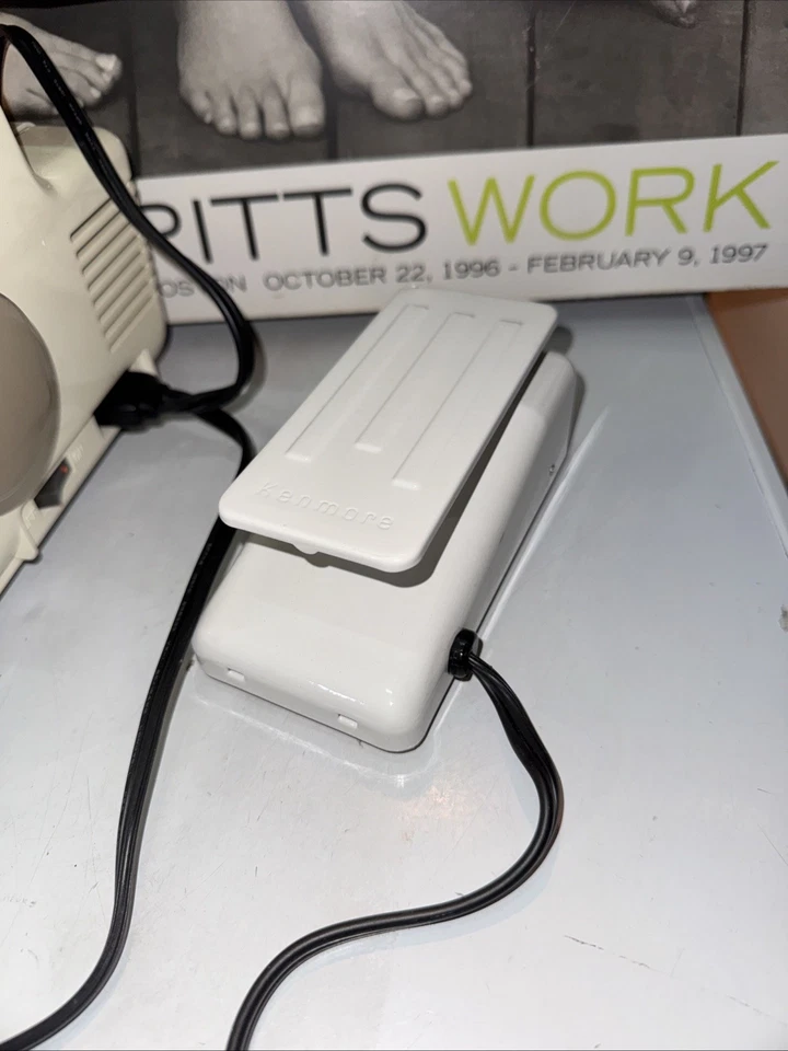 Kenmore 3/4 дифференциальная подача оверлок швейная машина модель 16642, детали как есть - Изображение 4 из 4