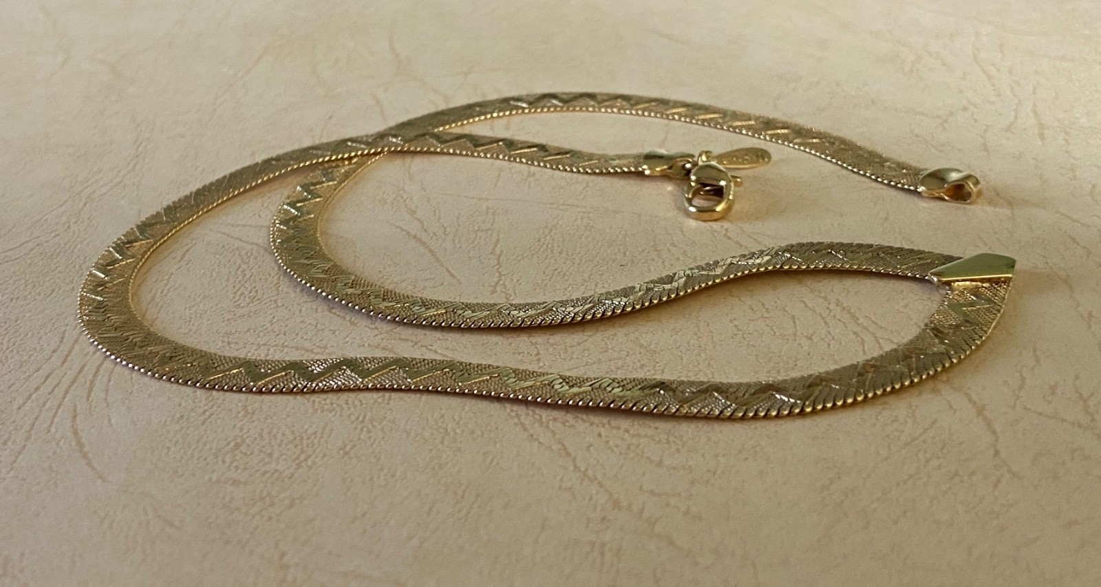 Signed NAPIER Zigzag Herringbone V Shape Necklace… - image 3