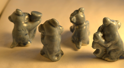 Vintage Ceramic Blue Dog's Figurines Playing Musical Instruments Made in Japan - Picture 6 of 9