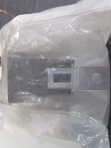 NEW Genuine OEM International 1688314C1 5-pin Horn Relay - Picture 2 of 4