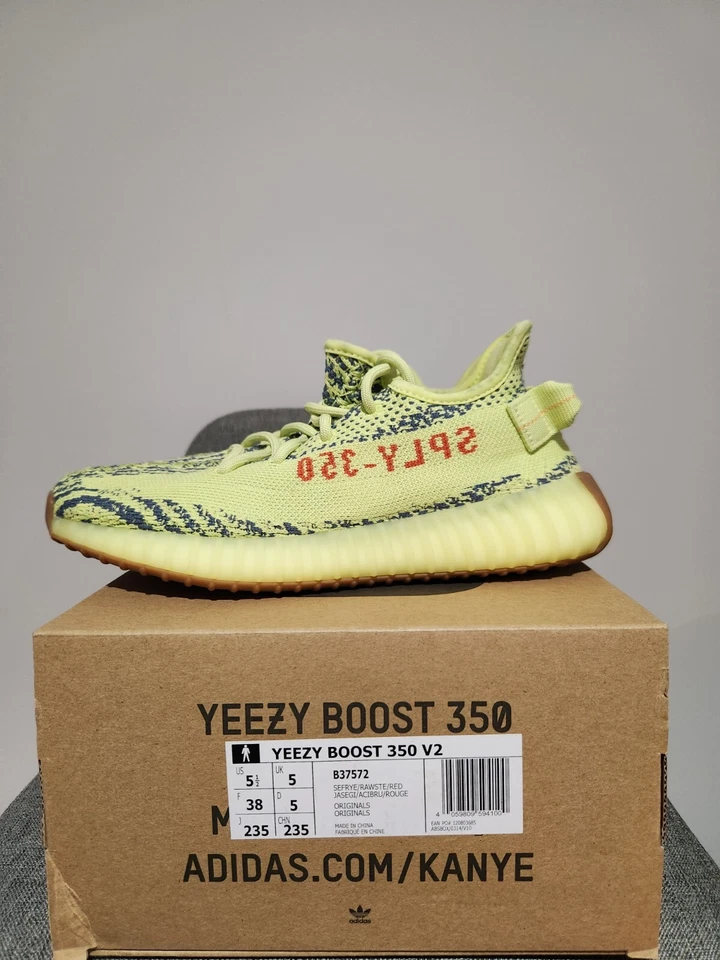 Yeezy Boost 350 V2 Semi Congelado Amarillo Talla 5.5US Foto 4 de 4