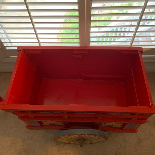 Handcrafted Costa Rican Barcart/Oxcart With Intricate Hand Painted Folk Design - Picture 3 of 16
