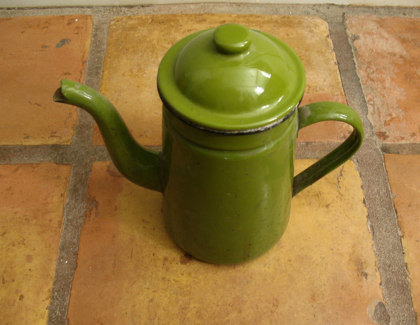 B24 VINTAGE GREEN ENAMELWARE TEA KETTLE COFFEE POT, In Good Used