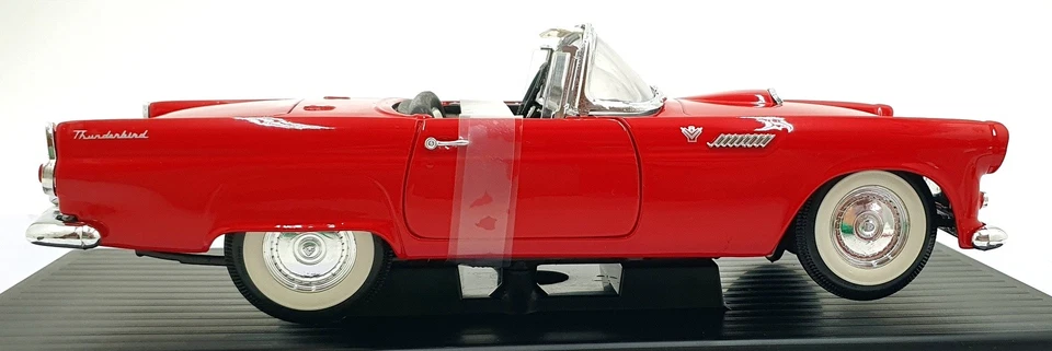 Road Signature 1/18 Scale 92068 - 1955 Ford Thunderbird - Red - Image 3 of 4