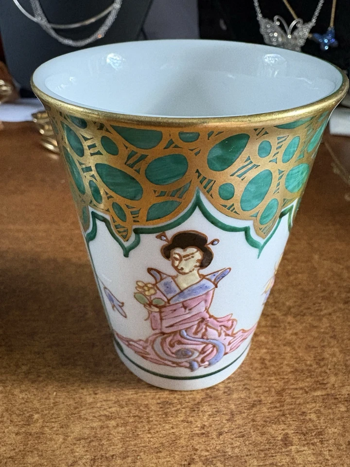 COPO E PRATO SHERLE WAGNER CHINOISERIE SENHORA COM BORDA VERDE DOURADA! - Imagem 3 de 4