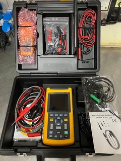 Fluke 125 Oszilloskop Tragbares Hand ScopeMeter Multimeter Strommesser neuwertig