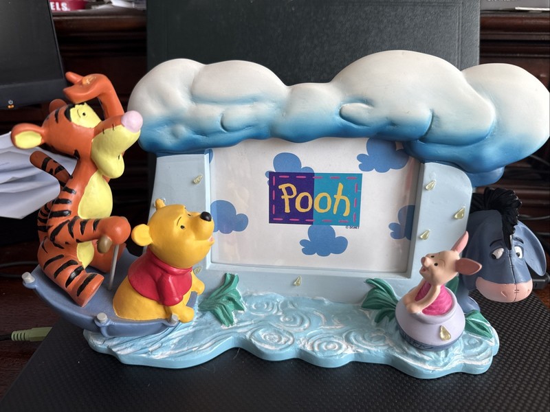 VINTAGE RARE BASED ON "WINNIE THE POOH"  WORKS AA MILNE AND E.H. SHEPARD FRAME 