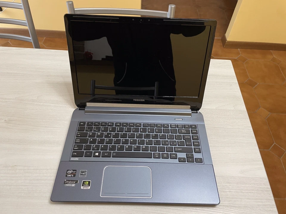 PC Computer Notebook Portatile Toshiba 14" Intel i5 Ram 4GB HHD 512 GB - Immagine 3 di 4