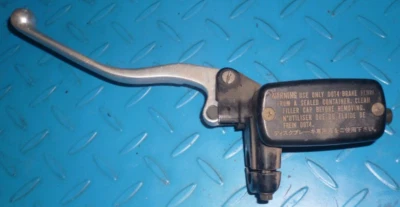 MAITRE CYLINDRE EMBRAYAGE HONDA 1000 CBR SC21 de 1987 à 1988 - réf : 21 - Photo 1/2