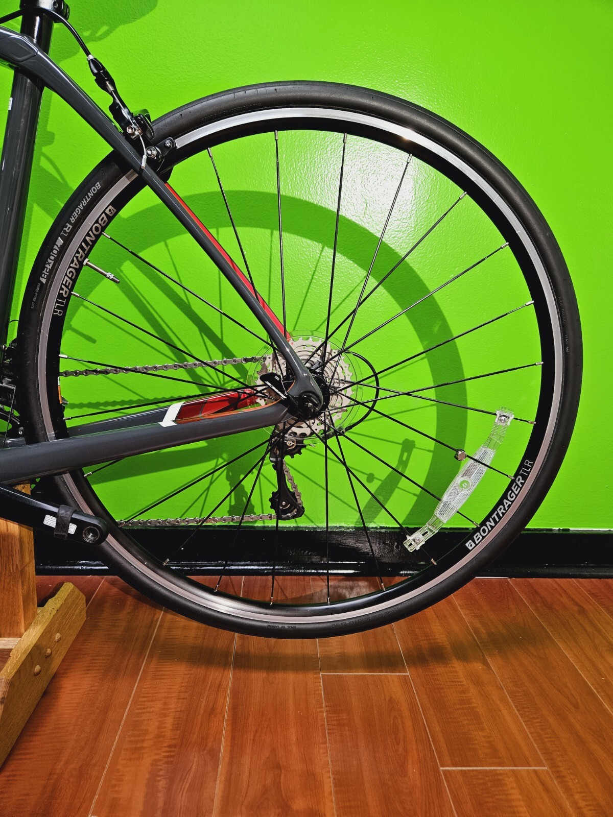 2018 Trek Domane SL 5 Carbon Fiber Endurance Road Bike Size 54cm Medium