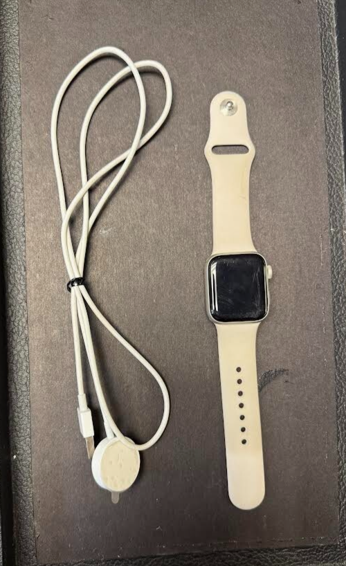 Apple Watch SE 2nd Gen 40mm Starlight Aluminum Case with Sport Band-image