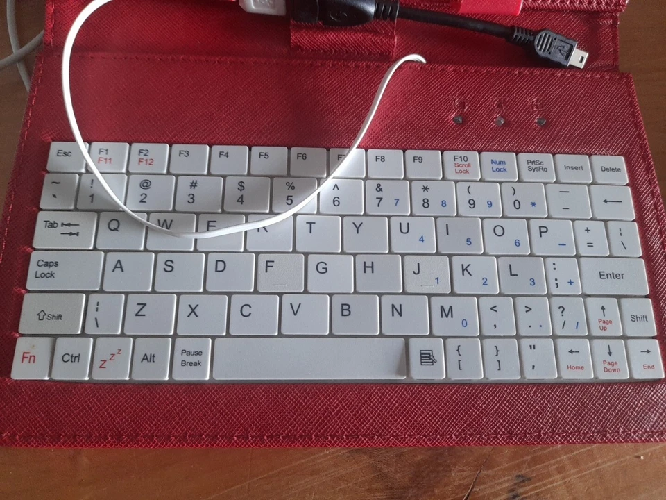 Red 7" Keyboard PU Leather Case/Stand for Samsung Galaxy Tab2 Used/ Untested - Image 2 of 3